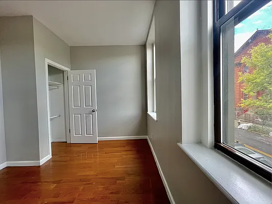Rented by EXR | media 3