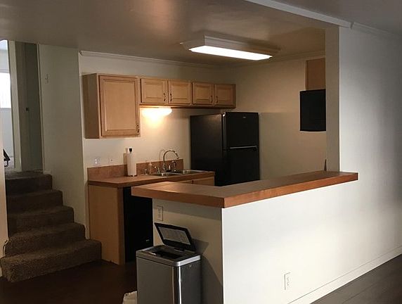 4th image of 4841 Whitsett Ave APT 4