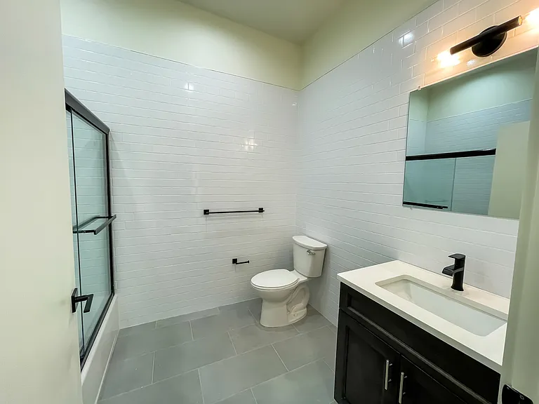 604 Bloomfield Ave #201 — Photo 4
