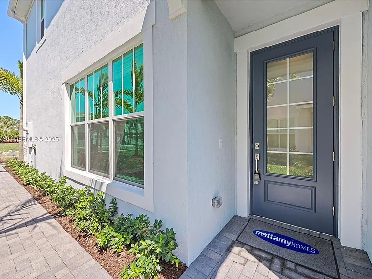 3542 NW Solange Ct — Photo 3