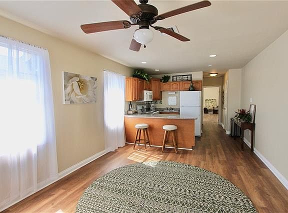 3rd image of 3818 Cypress St