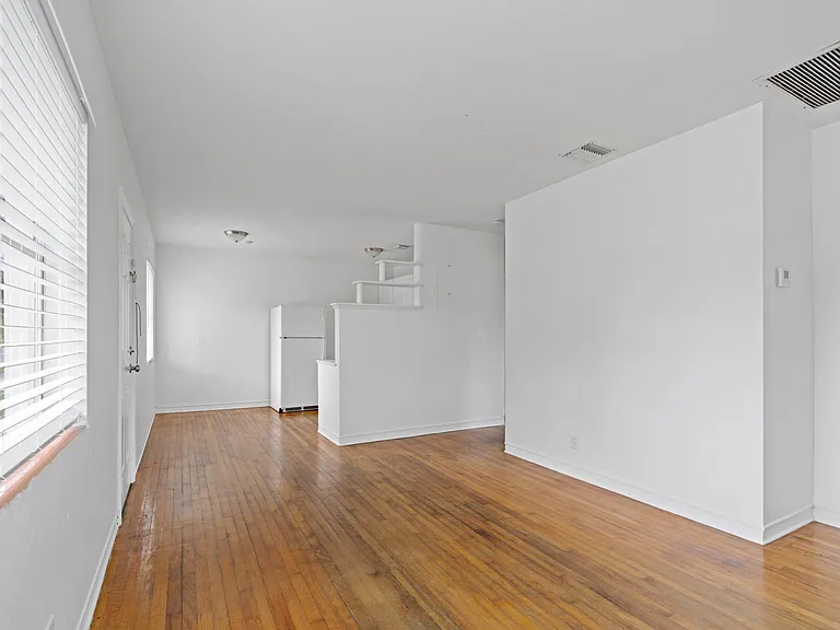 5208 Spruce Ave #B — Photo 7