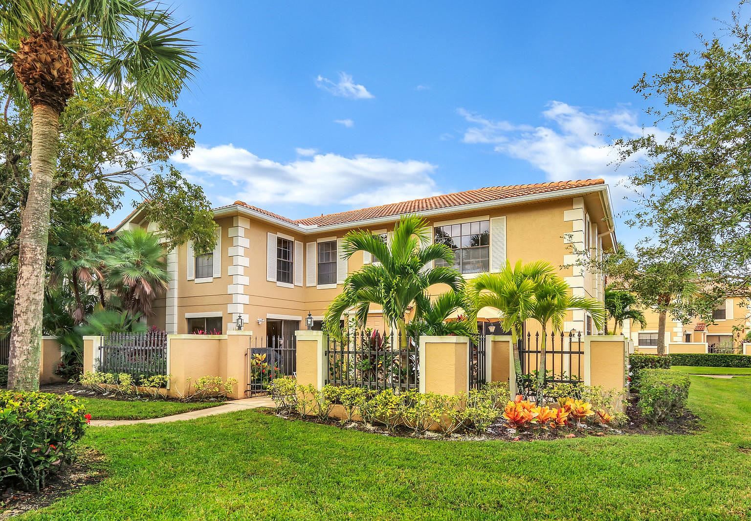 390 Prestwick Cir APT 1, Palm Beach Gardens, FL 33418 Zillow