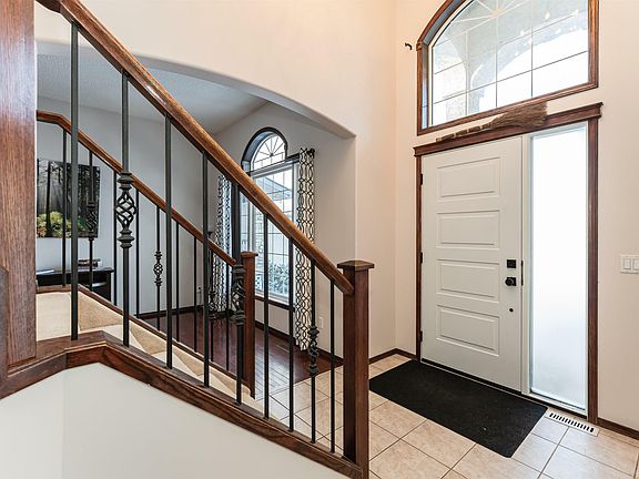 3rd image of 139 Courtenay Dr