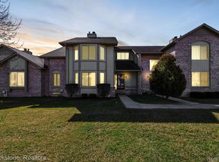 20378 Villa Grande Cir, Clinton Township, MI 48038