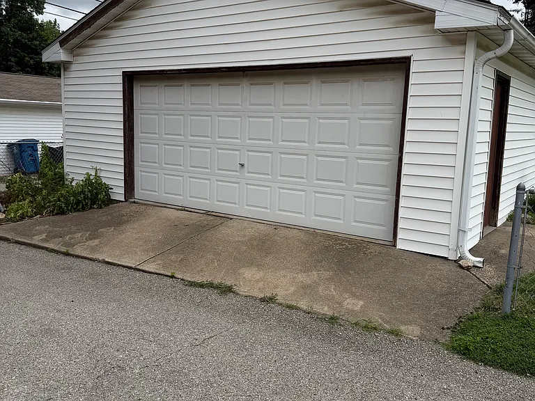 741 W Vine St — Photo 9