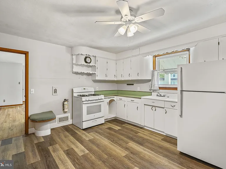 1125 Parkway Ave — Photo 9