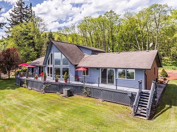 North Side of Home W/Deck