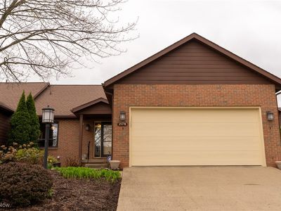 2178 Prestwick Dr, Uniontown, OH, 44685
