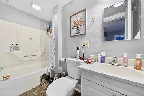 2205 N 7th St — Photo 9