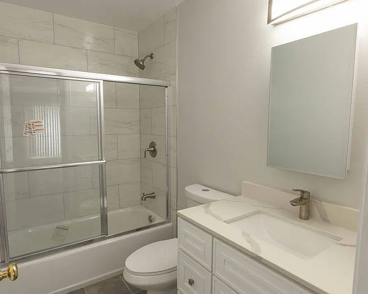 5400 Highland Ave #4 — Photo 11