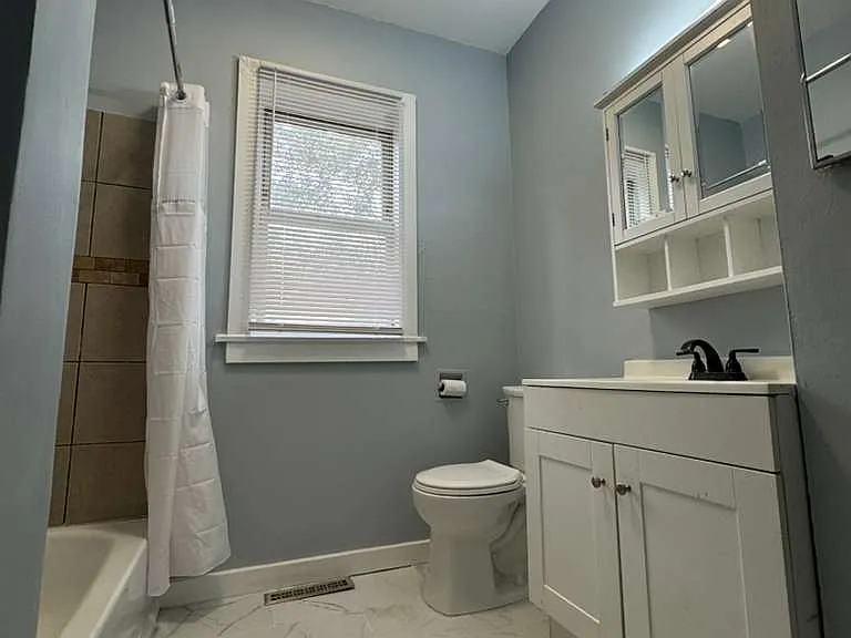 215 Rosette St #1L — Photo 9