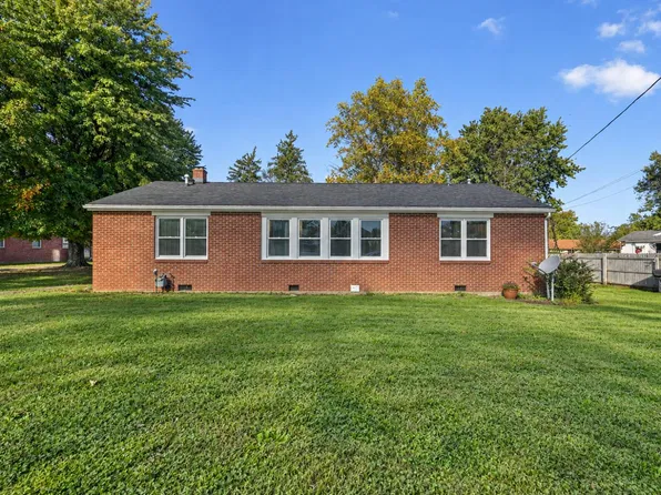 622 S High St, Versailles, IN 47042