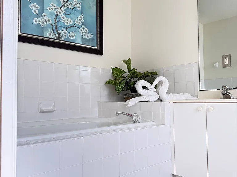 Soaker tub