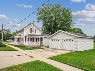 109 S West St, Earlville, IA, 52041