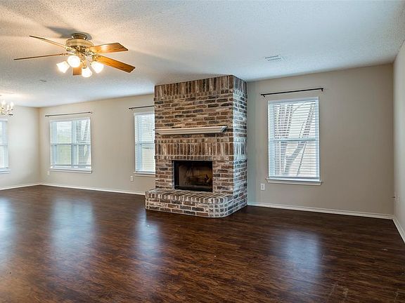 4th image of 2108 Barton Springs Dr