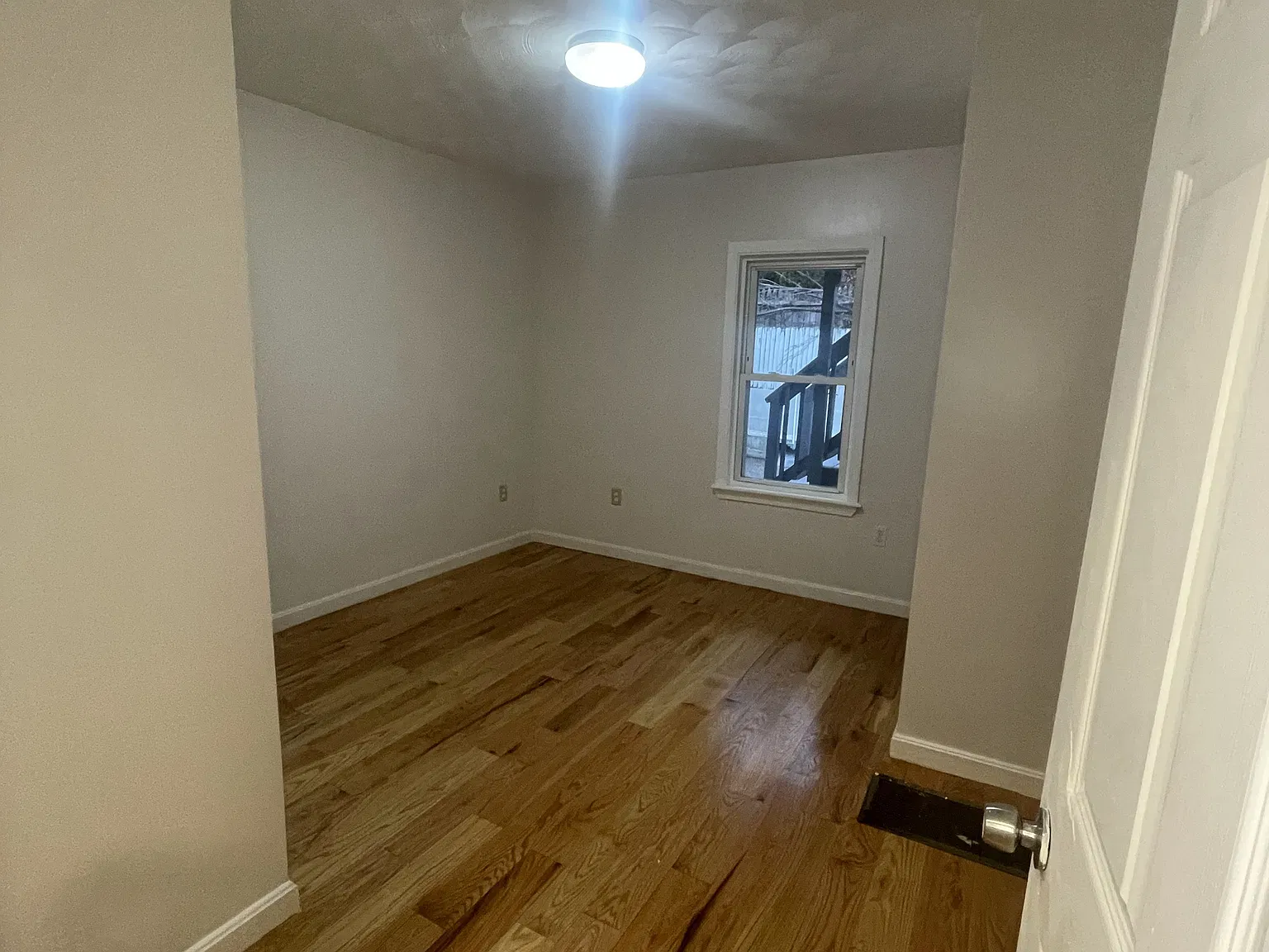 2 bed, 700 sqft, $2,200 — Photo 2