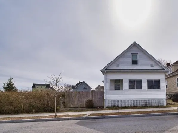 18 Bliss St, Dartmouth, MA 02748