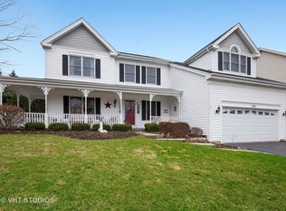 1102 Pember Cir, Dundee, IL 60118