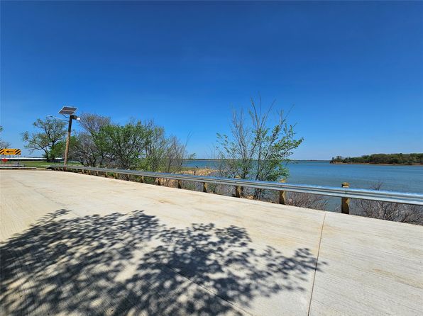 161 W Shr, Lewisville, TX 75057