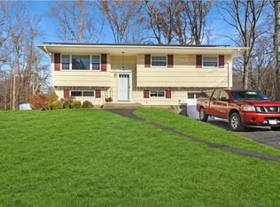 11 Von Beaste Ln, Congers, NY 10920