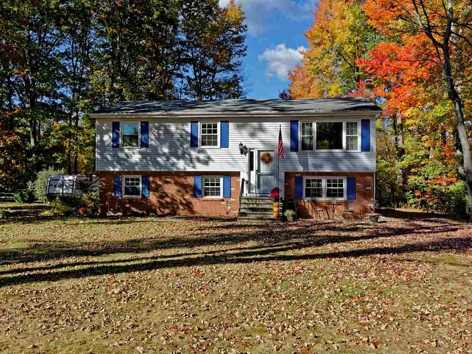 1st image of 10 Mystic Ln