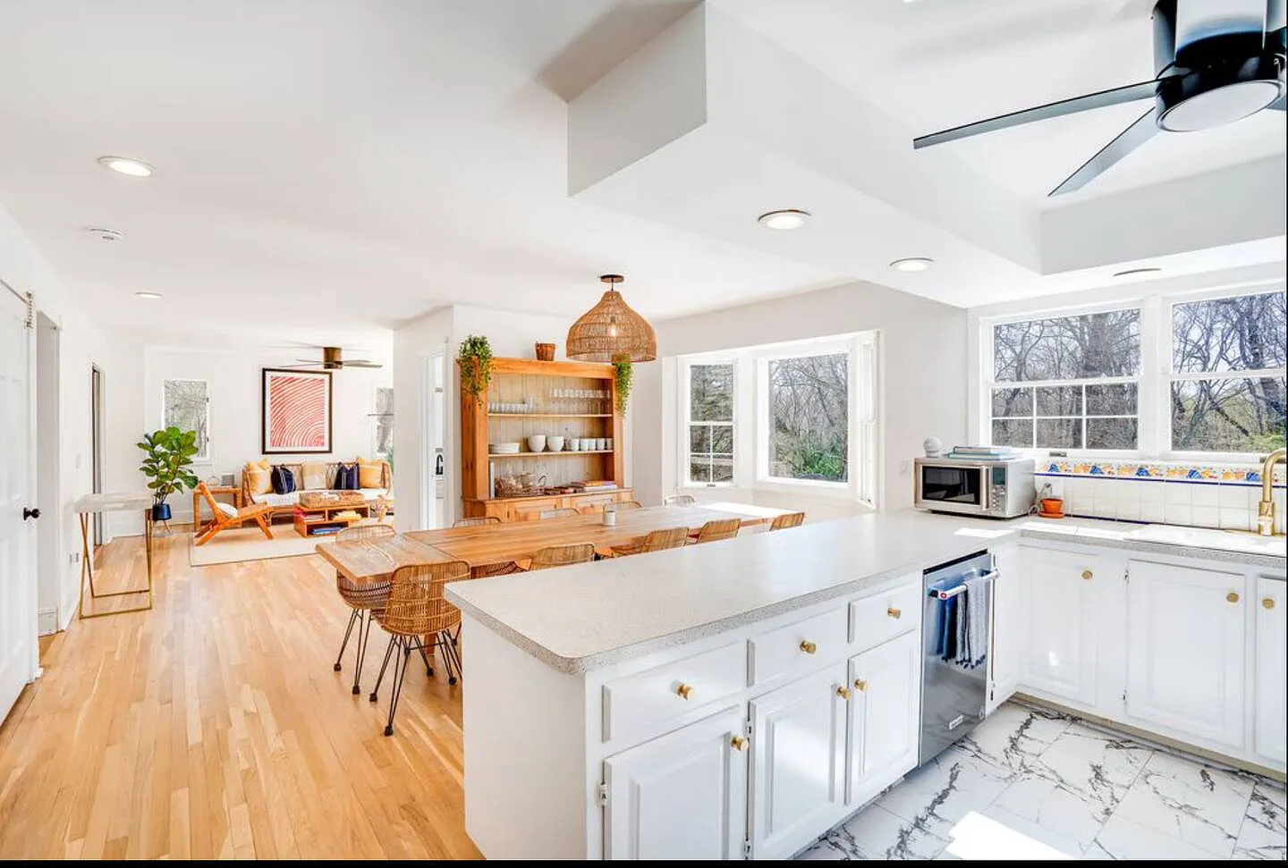 Chic & Serene Sag Harbor Home w/ Private Beach 2hrs NYC — Photo 4