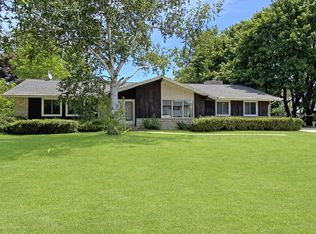 6534 N Range Line Rd, Glendale, WI 53209