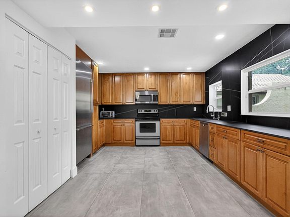 2nd image of 1230 NW 22nd Avenue