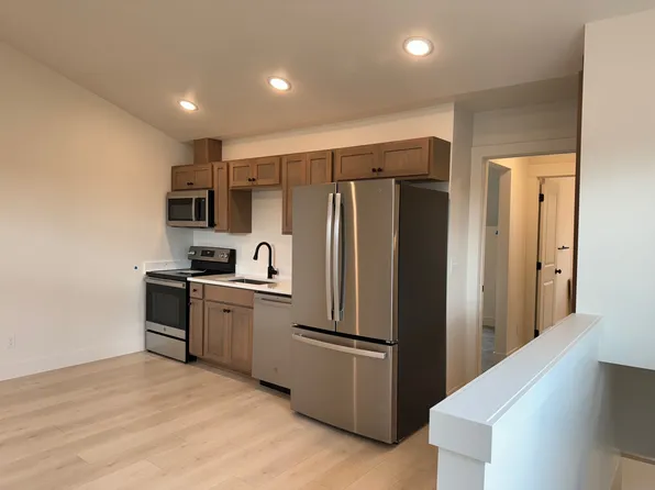 695 Oak Ave, Ponderay, ID 83852