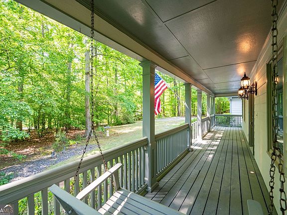 3rd image of 465 Willowbrook Dr SE