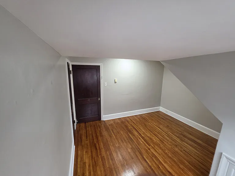 715 Oak Hill Ave #3 — Photo 5