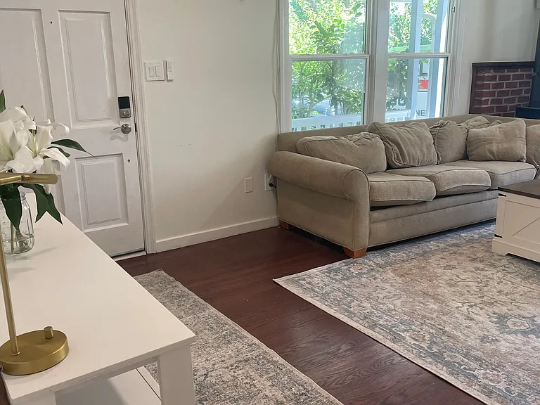 1821 Proctor Ave — Photo 6