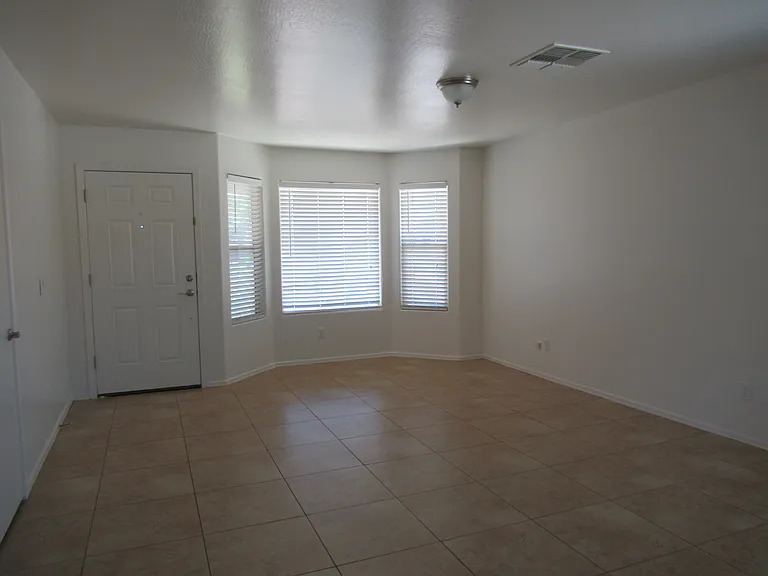 900 W Broadway Ave #49 — Photo 2