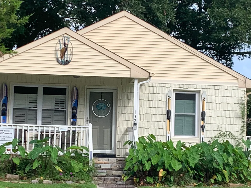 132 Ackiss Ave