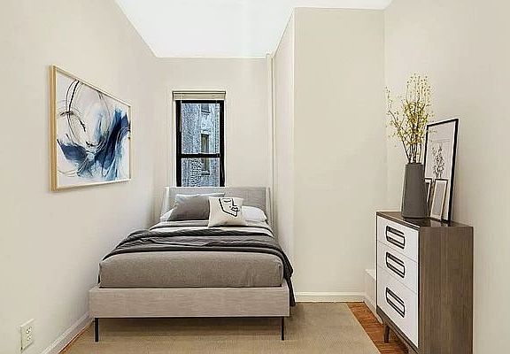 3rd image of 308 E 78th St APT 7