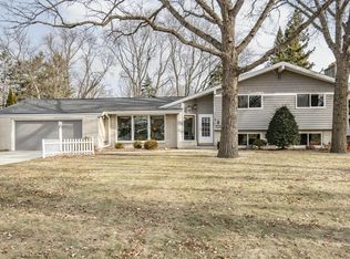 3326 N Knoll Ter, Wauwatosa, WI 53222
