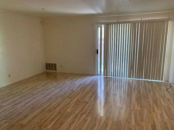 2nd image of 1941 Grande Cir APT 2