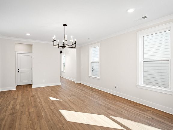 4th image of 8820 Credence Dr