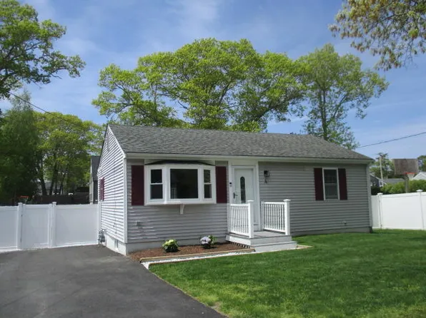 4 Standish Avenue, East Wareham, MA 02538