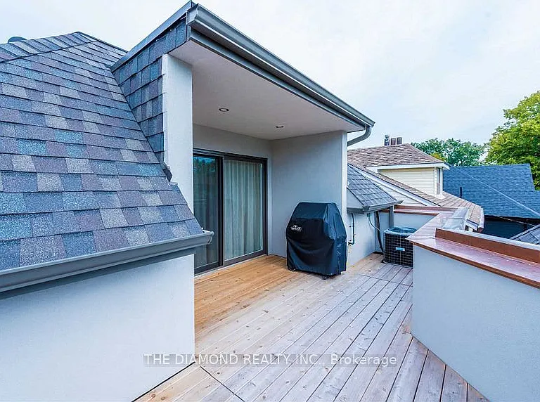 188 Westminster Ave — Photo 17