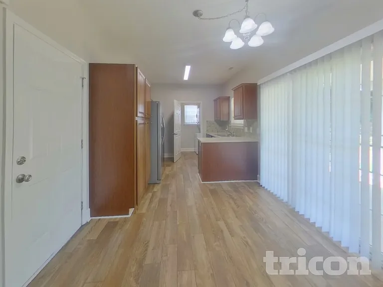 955 Ashland Ave — Photo 5