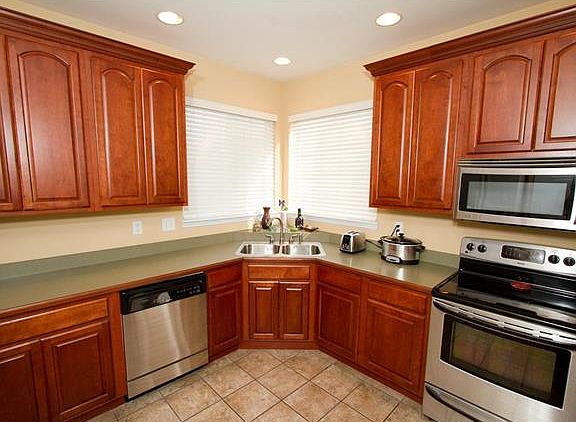 4th image of 404 Westridge Dr