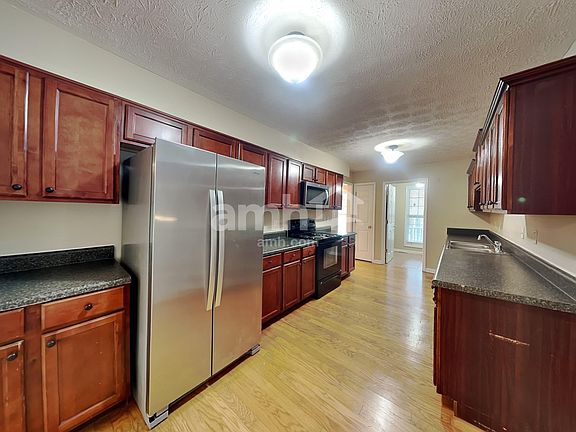 3rd image of 5110 Salem Dr