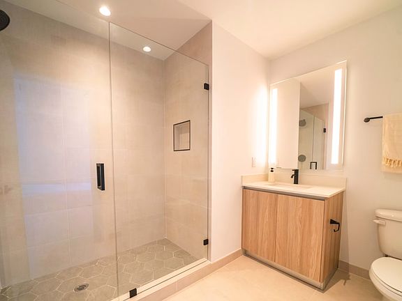5th image of 188 NW 24th St #333