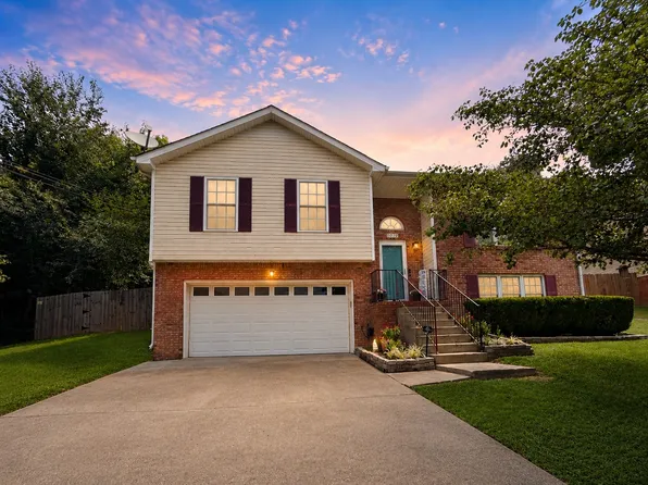 1019 Hedge Apple Dr, Clarksville, TN 37040