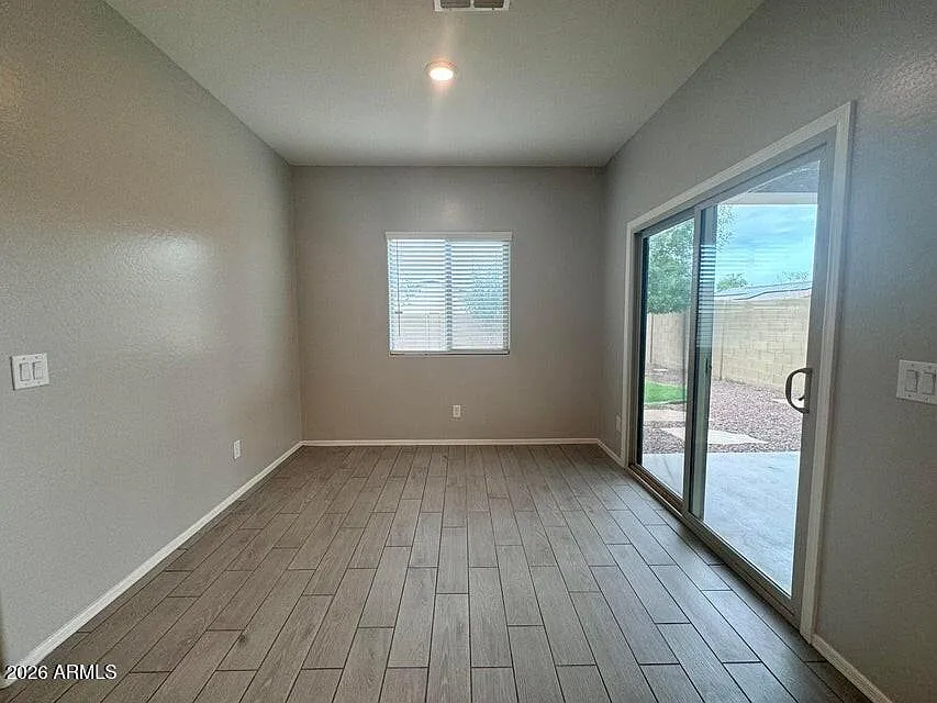 3 bed, 2.0 bath, 1349 sqft, $1,950 — Photo 4