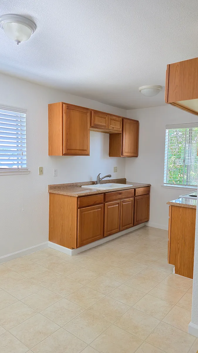 Building Photo - 260 Gurries Dr #D