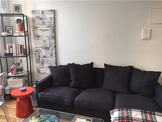 Rented by R New York | media 19