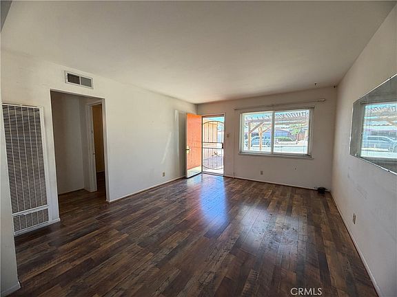 2nd image of 1901 Sunset St